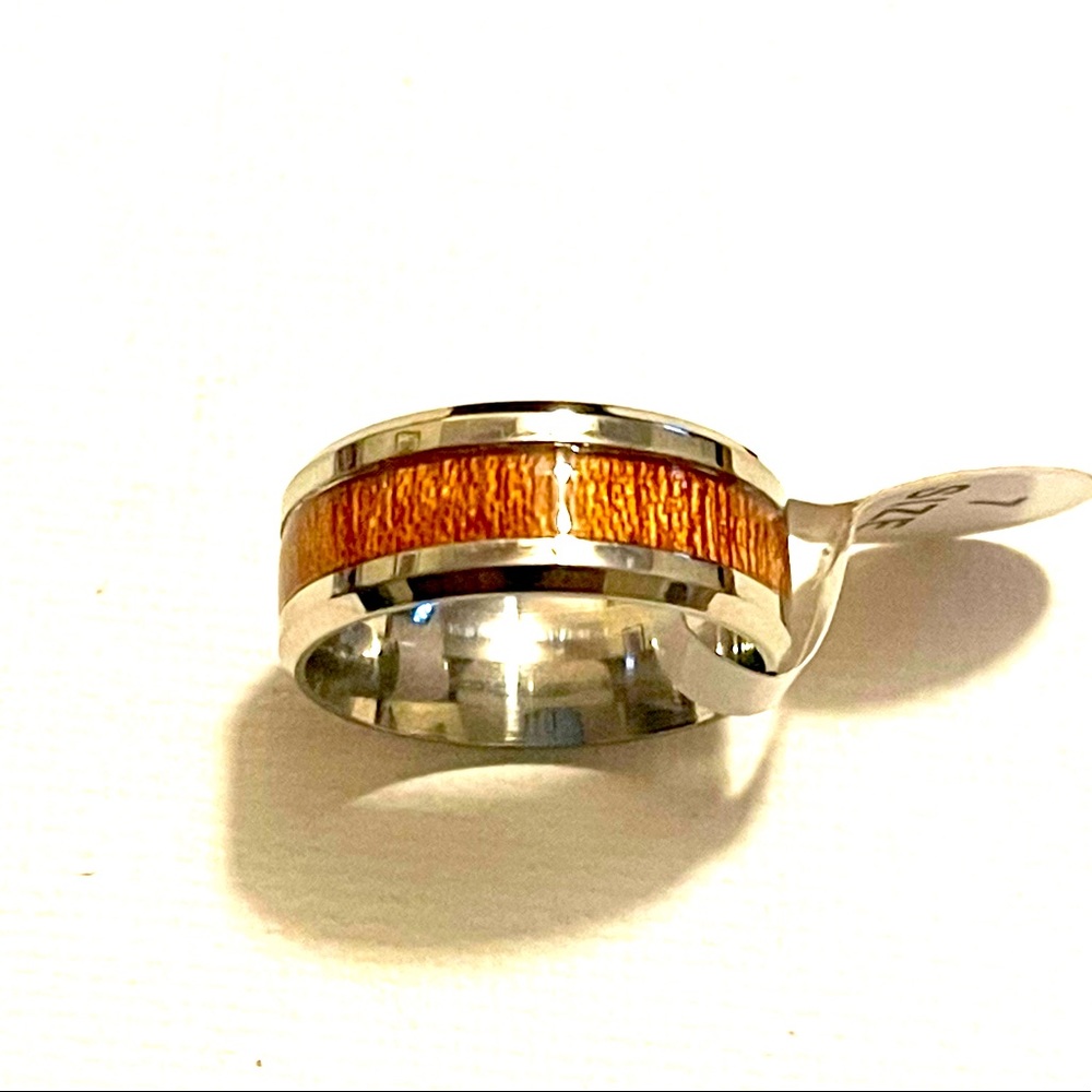 Beautiful Band With Stainless Steel And Wood Like Grain Design